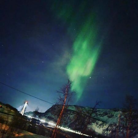 Overnatting Med Sjoutsikt A Rolige Omgivelser Alta Bagian luar foto
